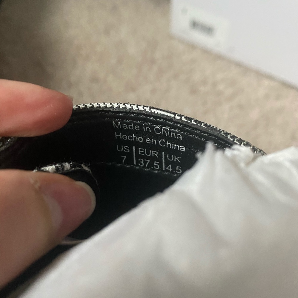 BRAND NEW UNWORN - Picture 3 of 3